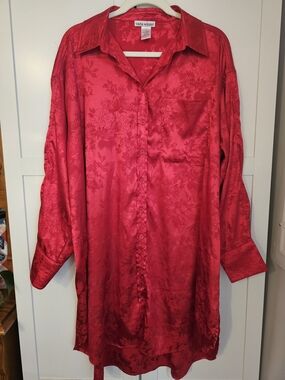 Vada Winter Red Satin Floral Jacquard Long-Sleeve Nightshirt Sleepshirt - Size L